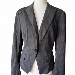 Y2K GIRL BOSS BEBE GREY AND PINK PINSTRIPE BLAZER!!!! 🎀